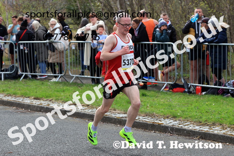 Senior Mens relay, 2026 Elswick Harriers Good Friday Road Relays and Young Athletes, Newburn,  Newcastle upon Tyne. Photo: David T. Hewitson/Sports for All Pics